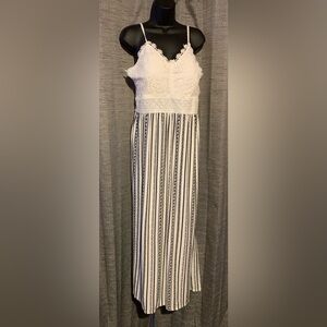 Black and white, plus size maxi dress, size Juniors XXL